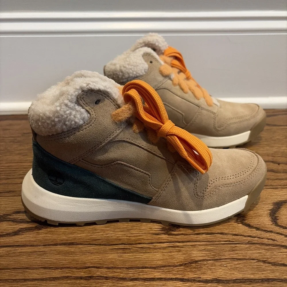 Timberland Retro Swift Beige Suede Sherpa Winter Shoes Boot Women's Size 8